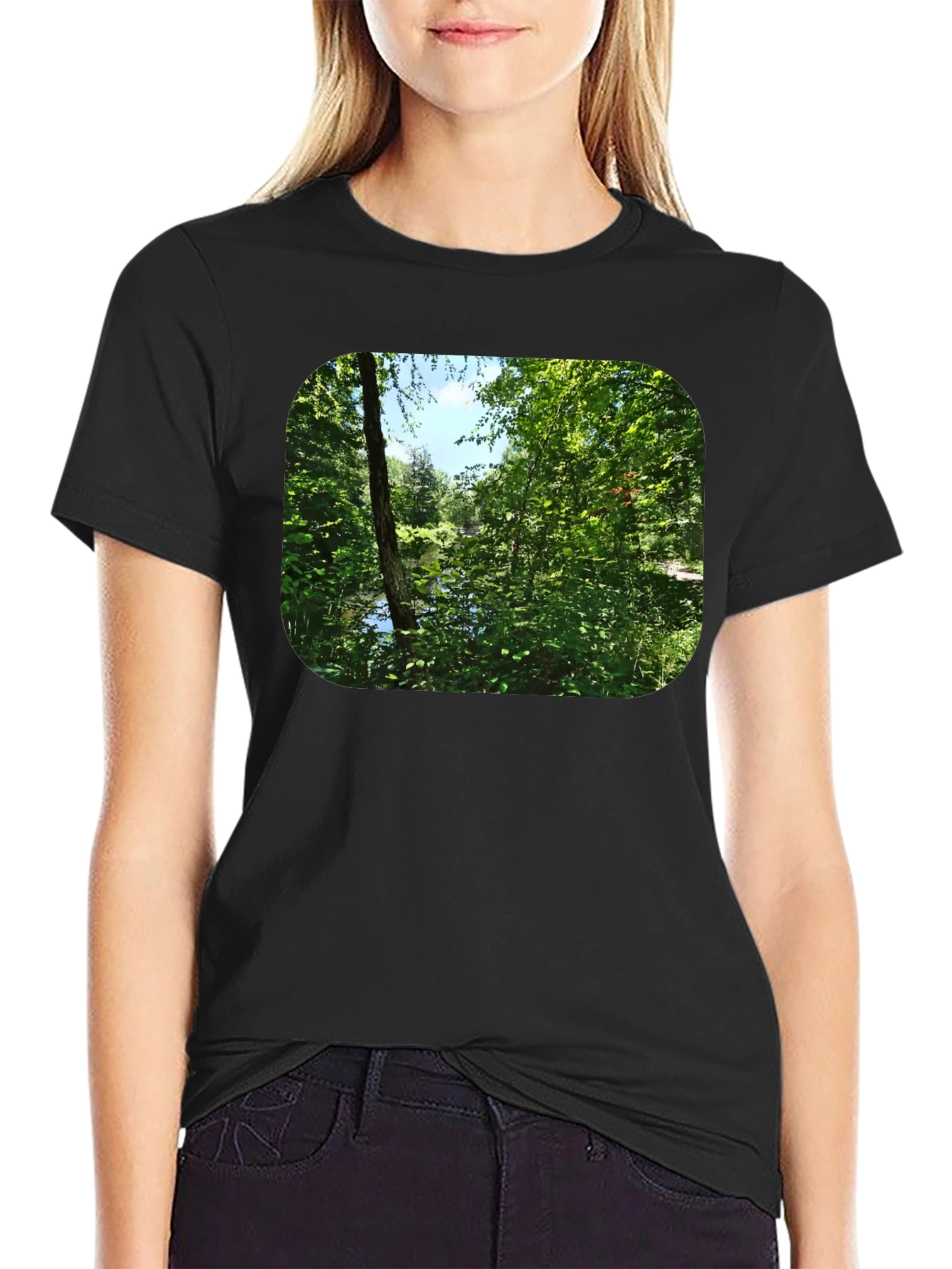 Camiseta Negra con Diseño de Naturaleza