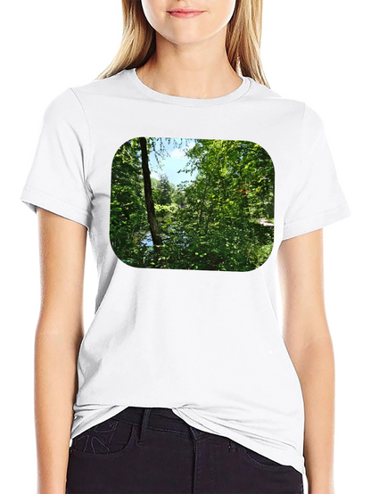 Camiseta Negra con Diseño de Naturaleza
