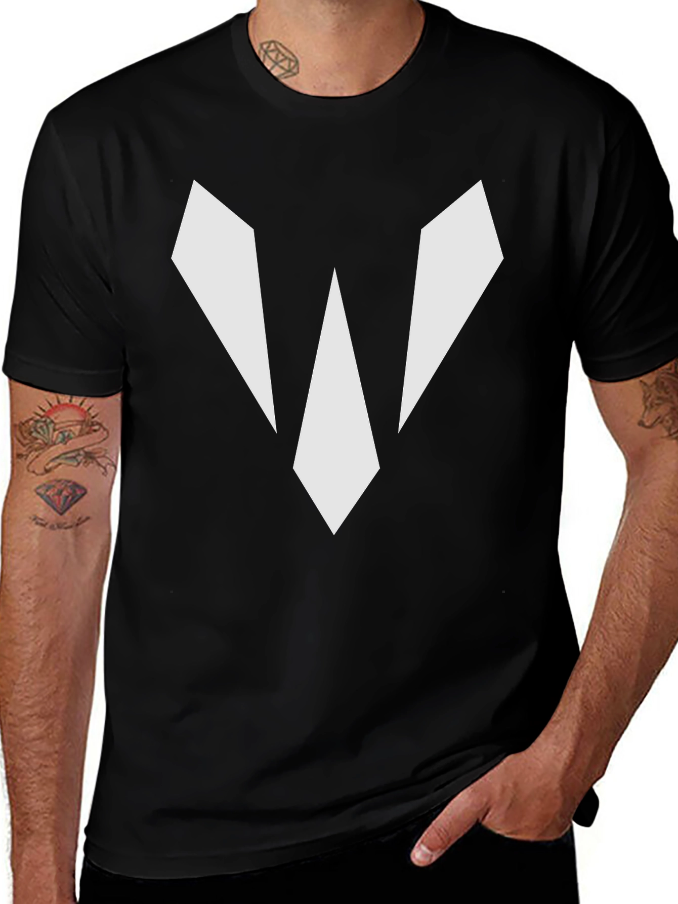 Camiseta Negra con Diseño Abstracto en Blanco