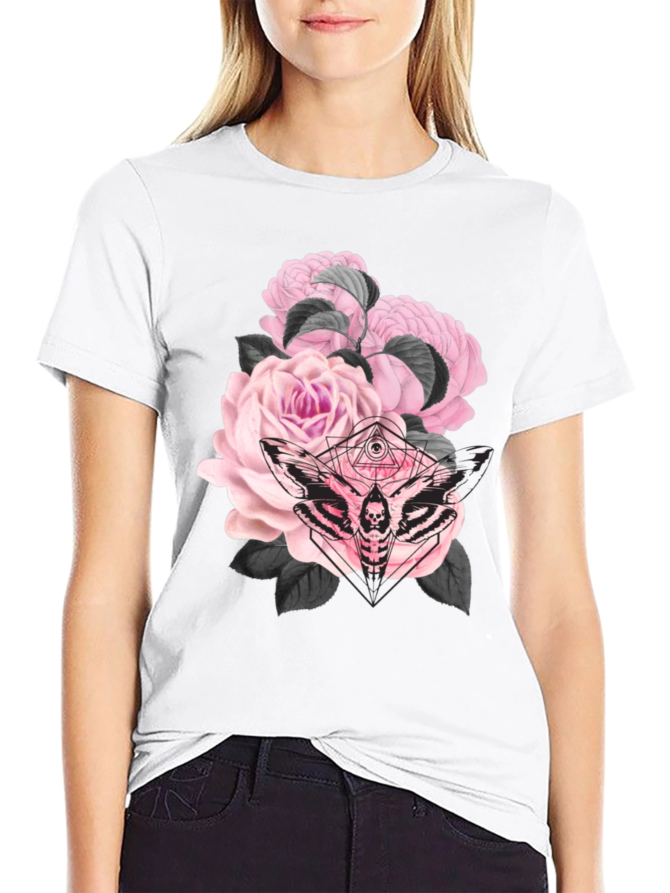 Camiseta Negra con Estampado de Rosas y Polilla