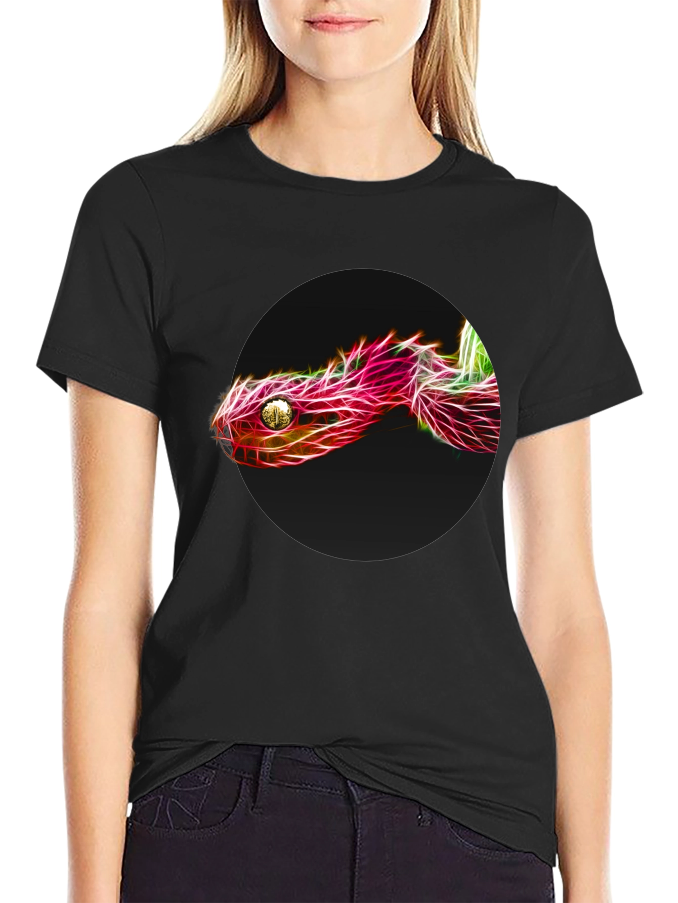 Camiseta Negra con Diseño de Serpiente Neón