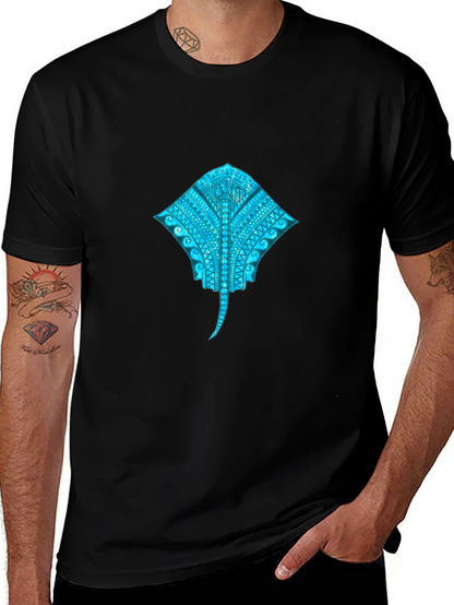 Camiseta Negra con Diseño de Mantarraya Tribal Azul