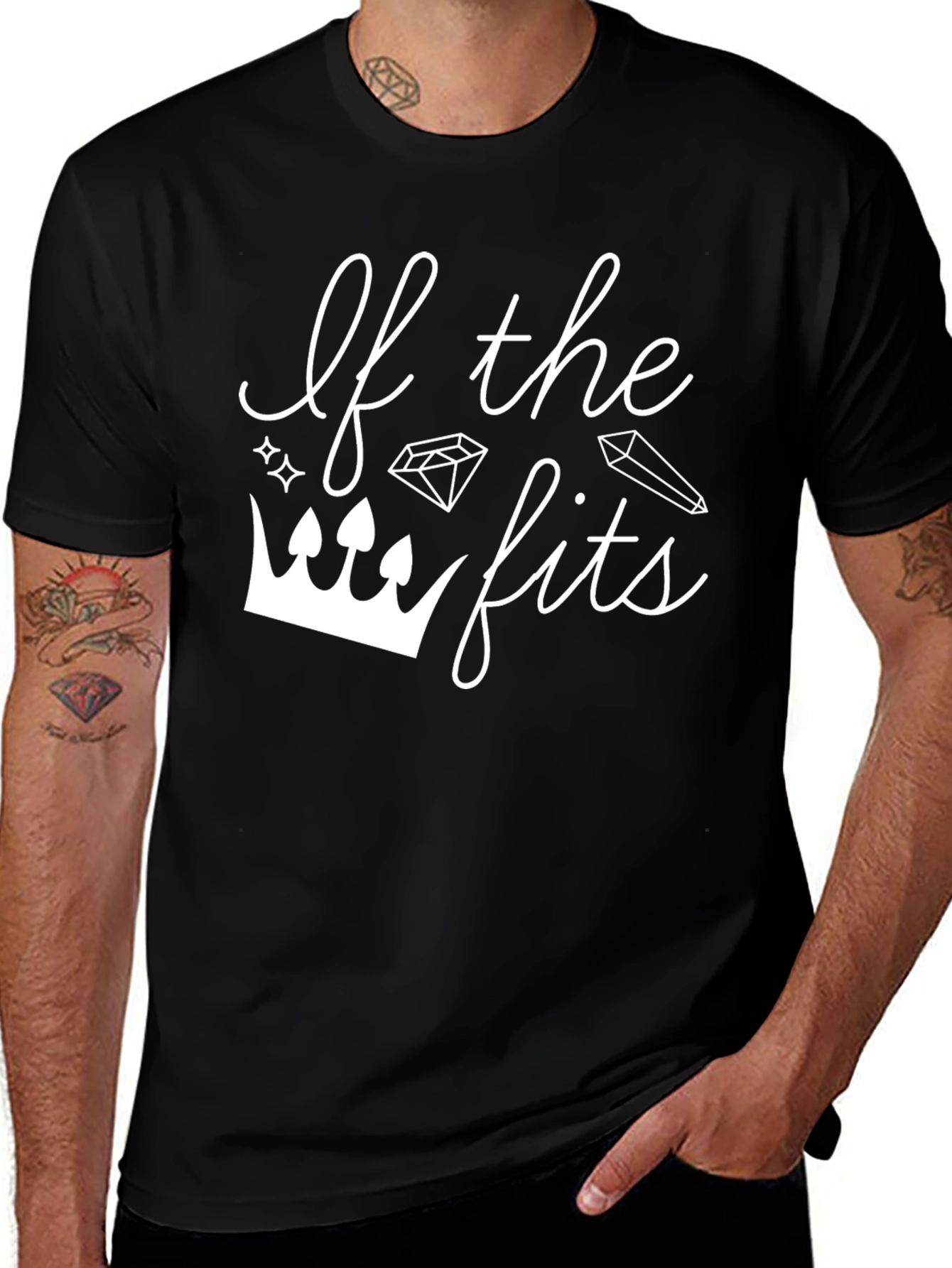 Camiseta Negra con Diseño If the Crown Fits