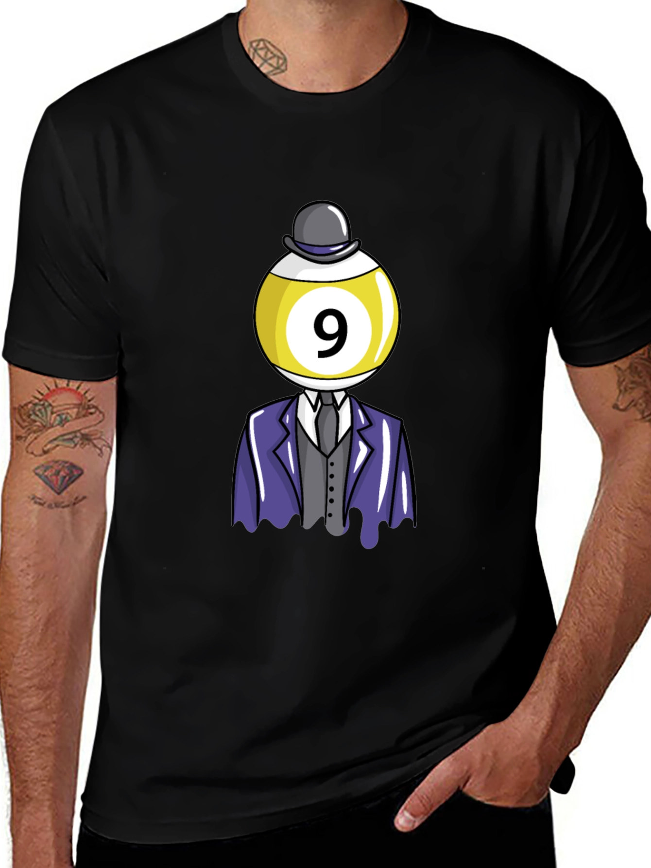 Camiseta Negra con Diseño de Bola 9 Elegante