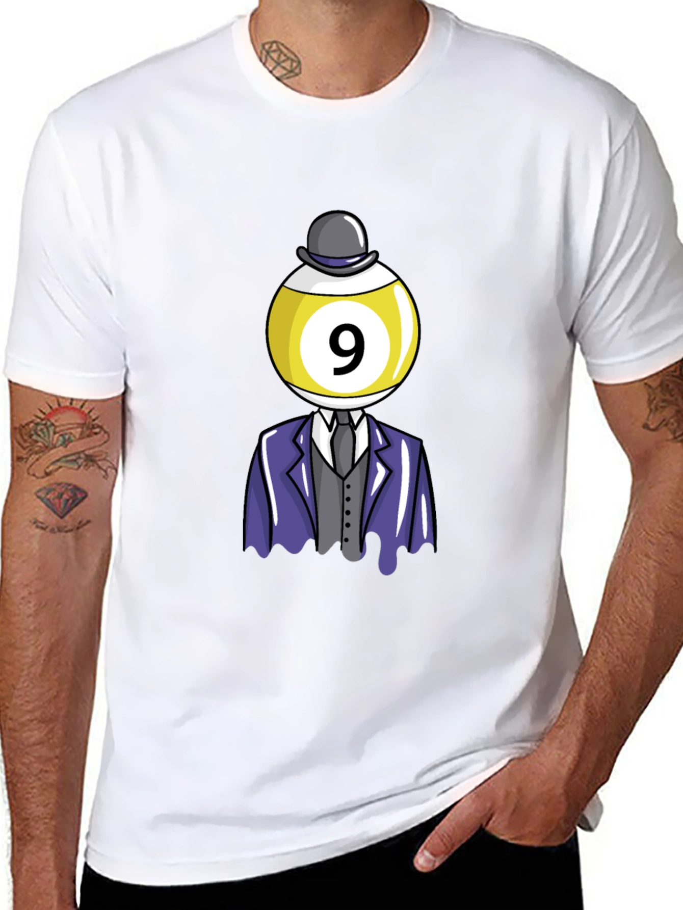 Camiseta Negra con Diseño de Bola 9 Elegante