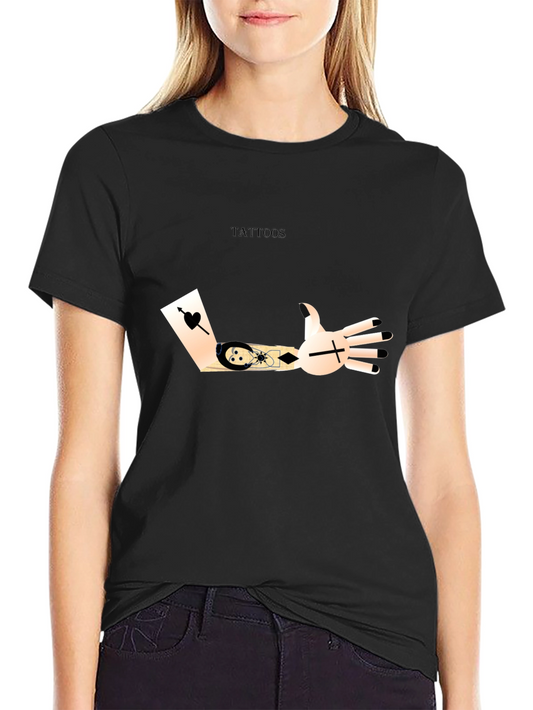 Camiseta Negra con Diseño de Tatuajes