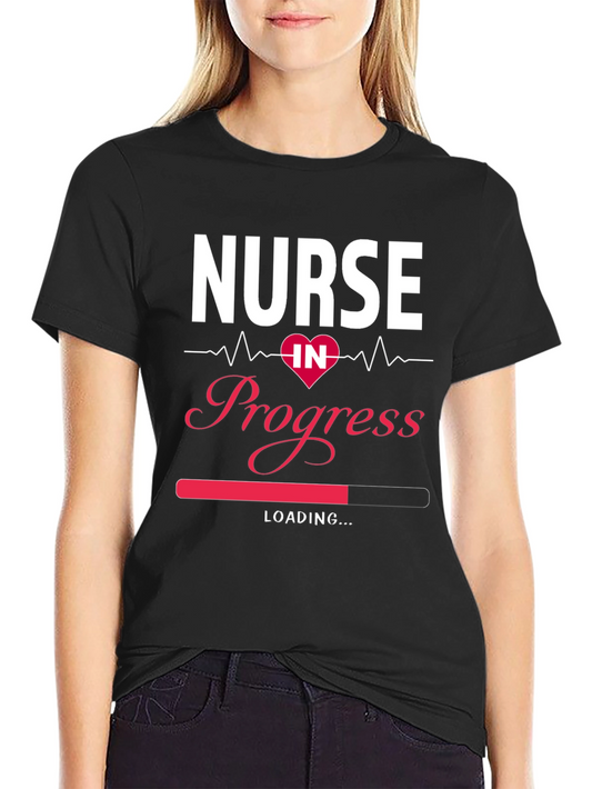Camiseta Negra Nurse in Progress para Estudiantes de Enfermería
