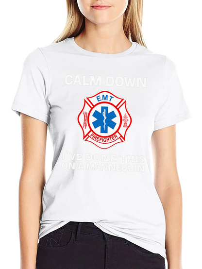 Camiseta EMT Bombero: Calm Down Maniquí