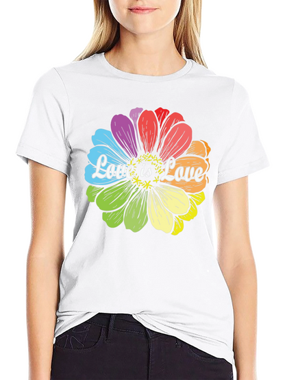 Camiseta Negra Love is Love Floral