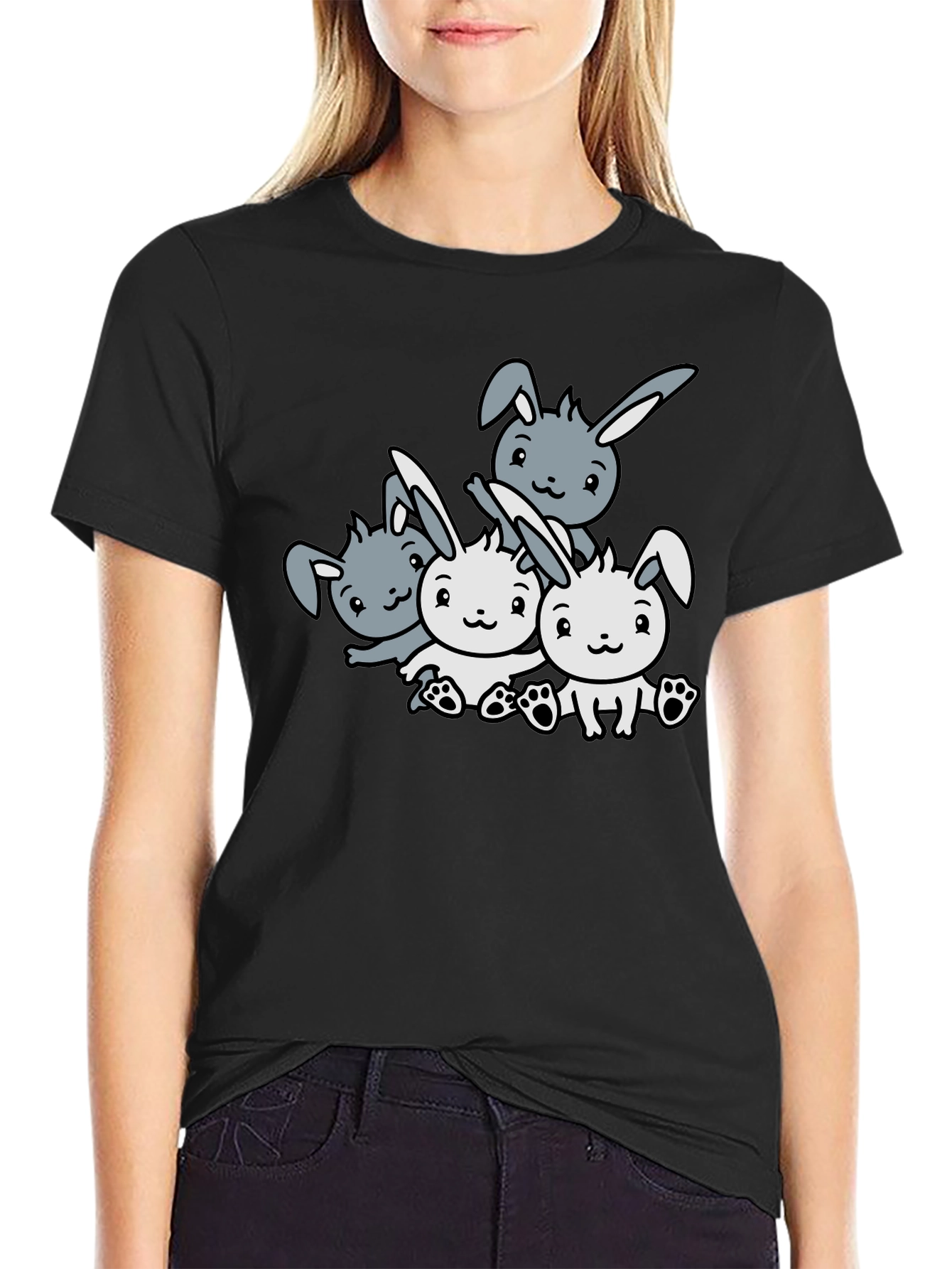 Camiseta Negra con Diseño de Conejitos Adorables