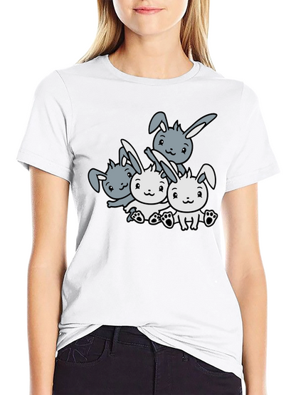 Camiseta Negra con Diseño de Conejitos Adorables