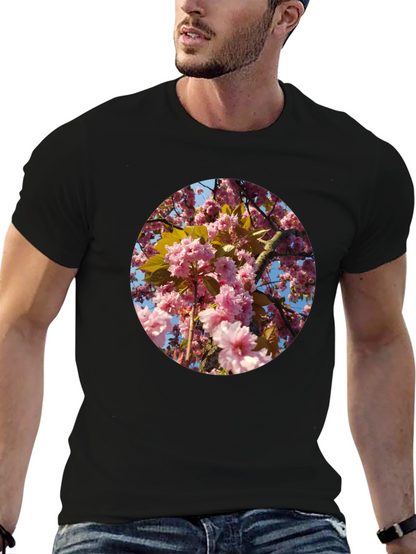 Camiseta Negra con Diseño Floral Rosado