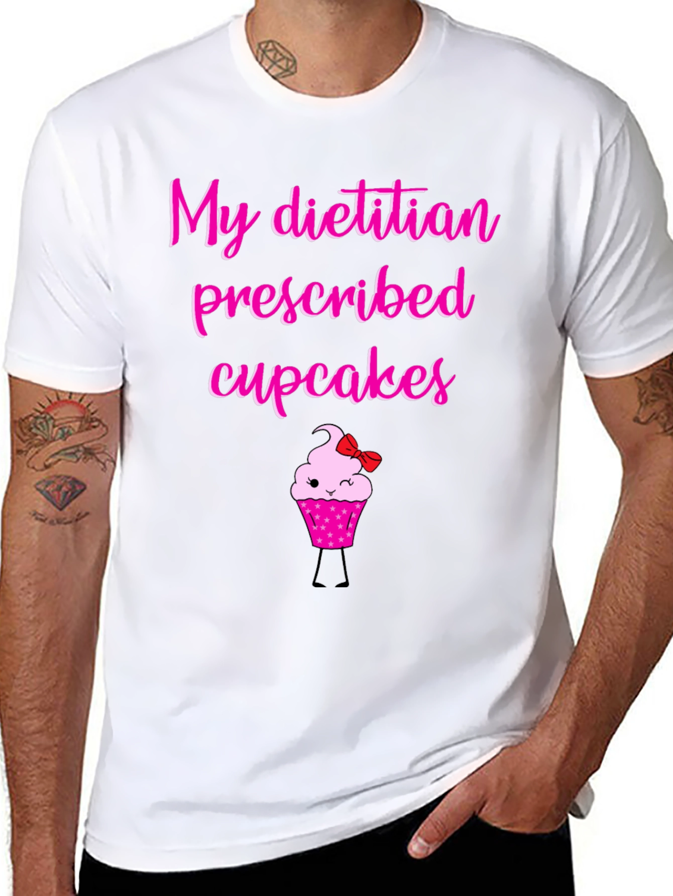 Camiseta Negra con Diseño de Cupcake Divertido