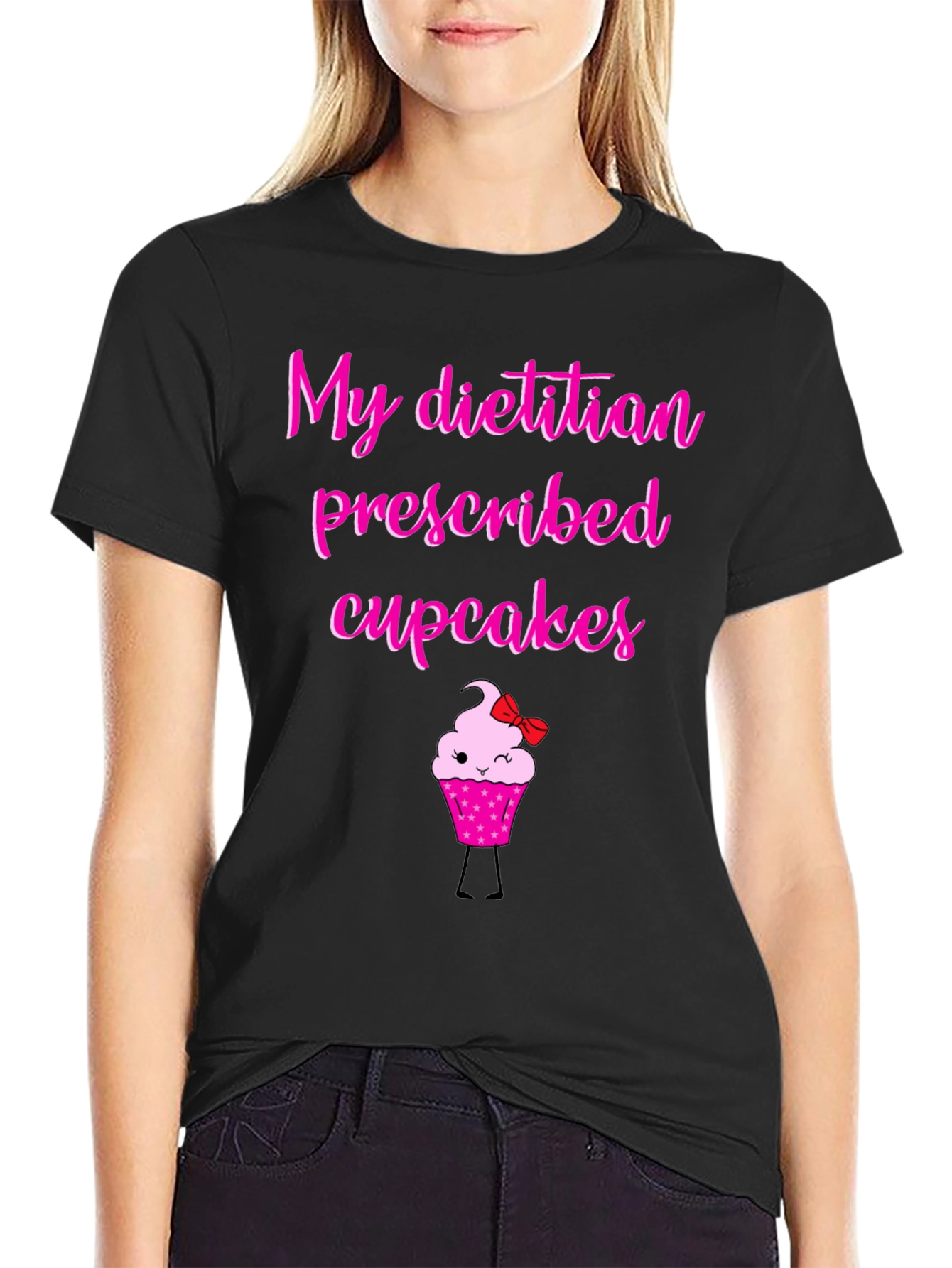 Camiseta Negra con Diseño de Cupcake Divertido