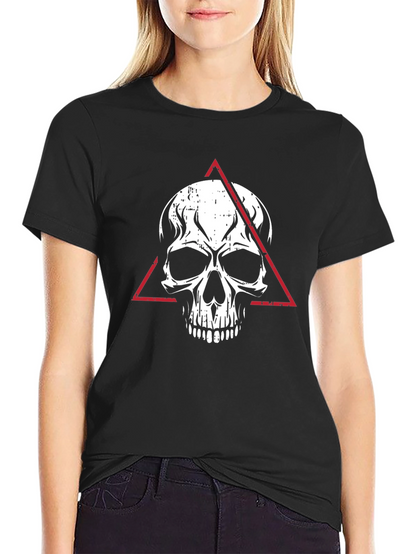 Camiseta Negra con Calavera y Triángulo Rojo