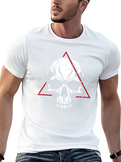 Camiseta Negra con Calavera y Triángulo Rojo