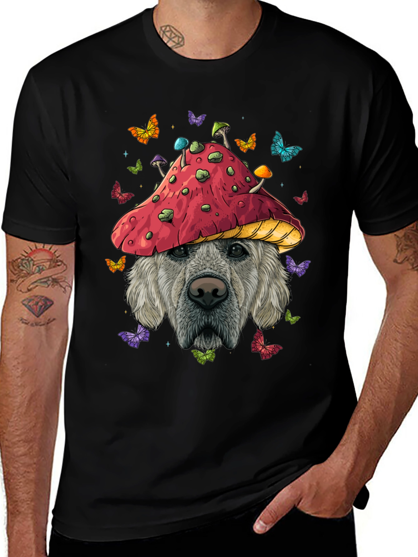 Camiseta Negra con Diseño de Perro y Hongo