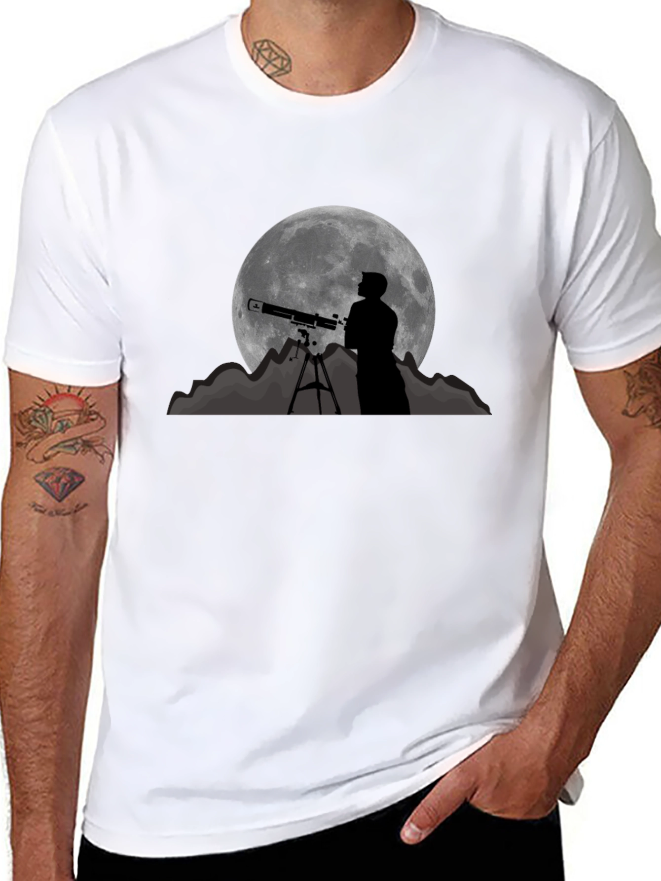 Camiseta Negra con Diseño de Luna y Telescopio