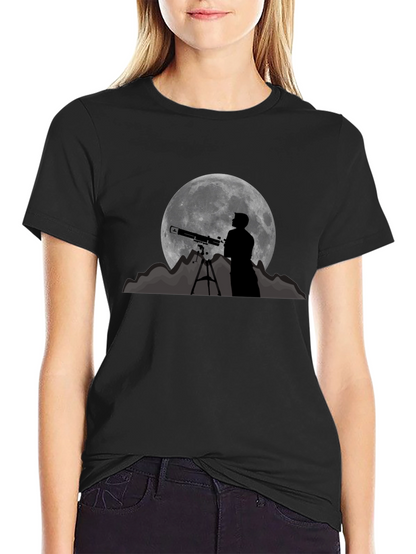 Camiseta Negra con Diseño de Luna y Telescopio