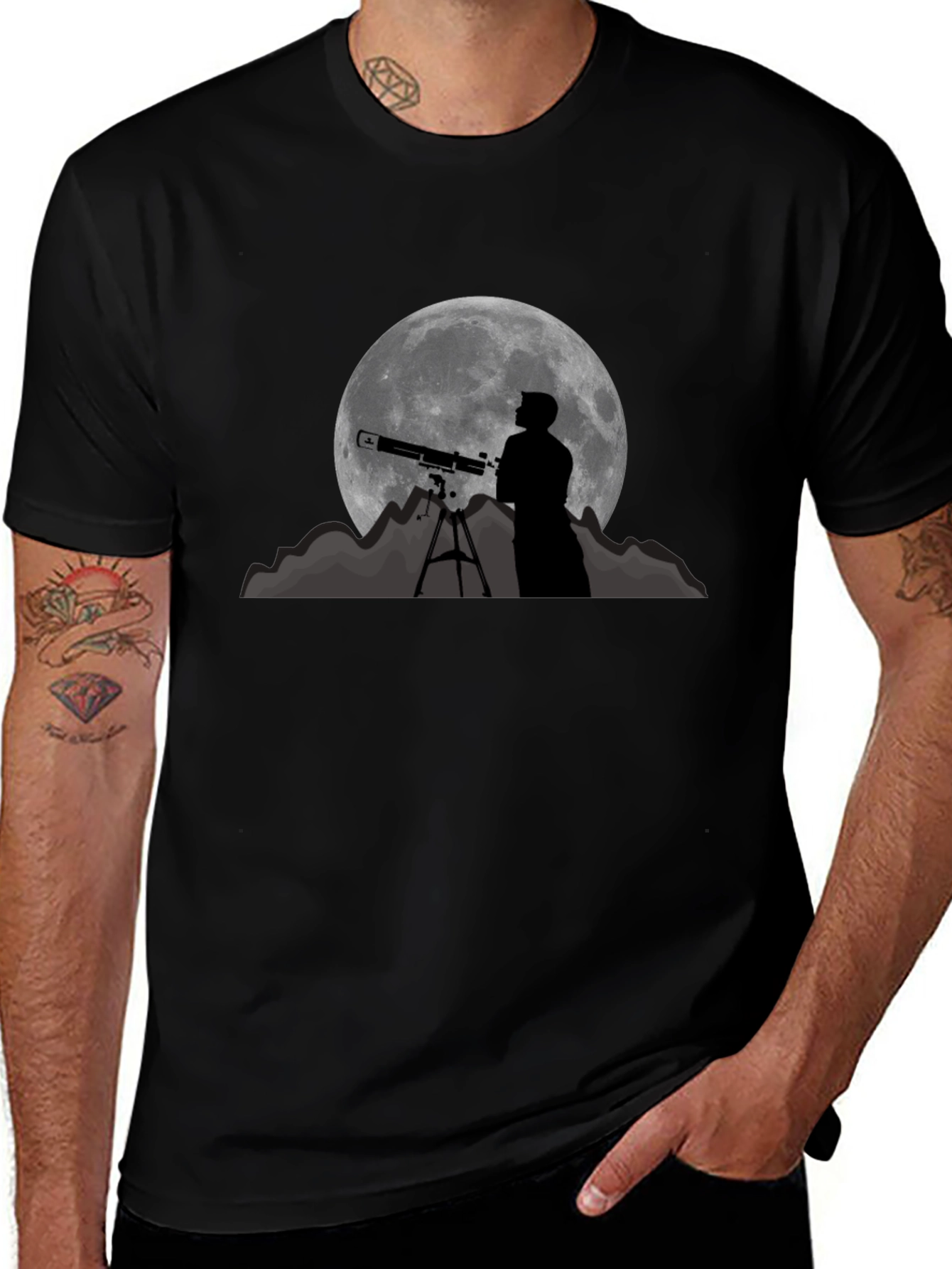Camiseta Negra con Diseño de Luna y Telescopio