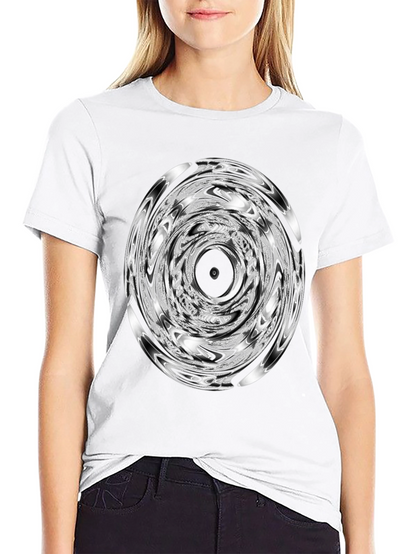 Camiseta Negra con Diseño Circular Abstracto