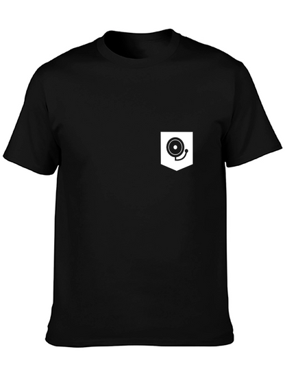 Camiseta Negra con Bolsillo y Diseño de Campana