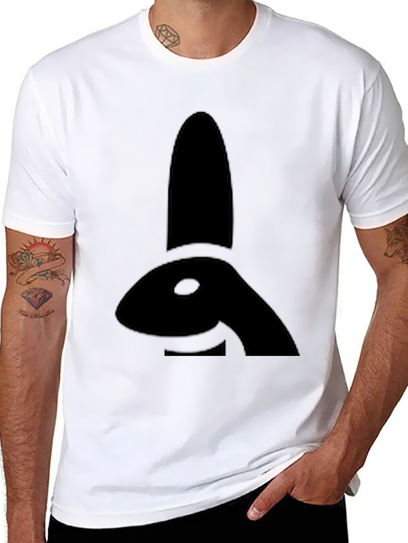 Camiseta Negra con Diseño de Conejo Abstracto