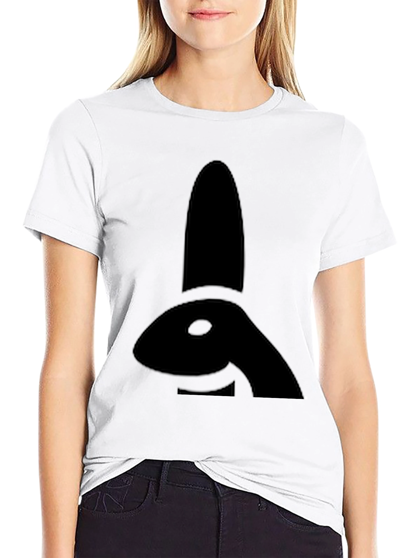 Camiseta Negra con Diseño de Conejo Abstracto