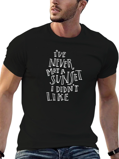 Camiseta Negra con Frase Nunca Conocí un Atardecer