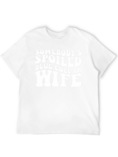 Camiseta Negra Somebodys Spoiled Blue Collar Wife