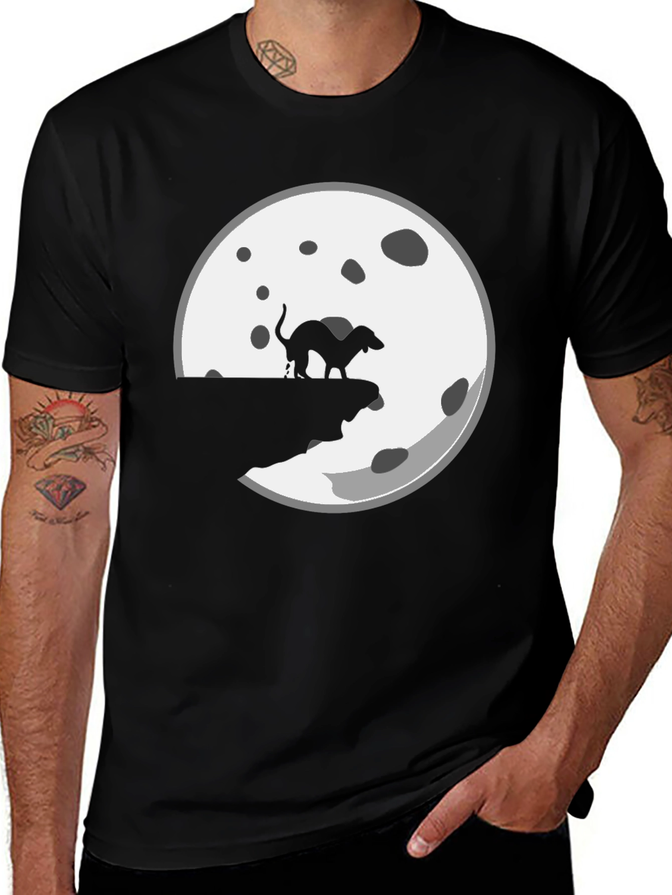 Camiseta Negra con Diseño de Perro y Luna