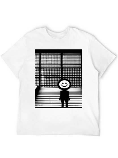 Camiseta Negra con Diseño Abstracto Sonriente