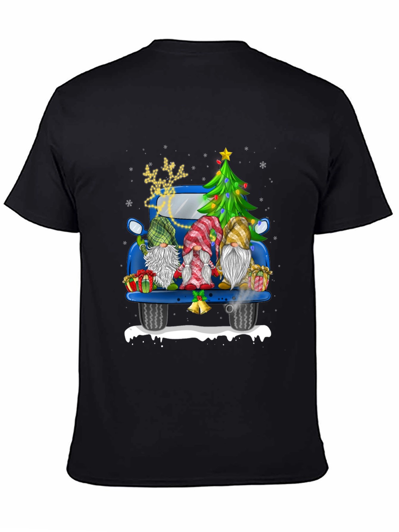 Camiseta Navideña con Gnomos en Camioneta Azul